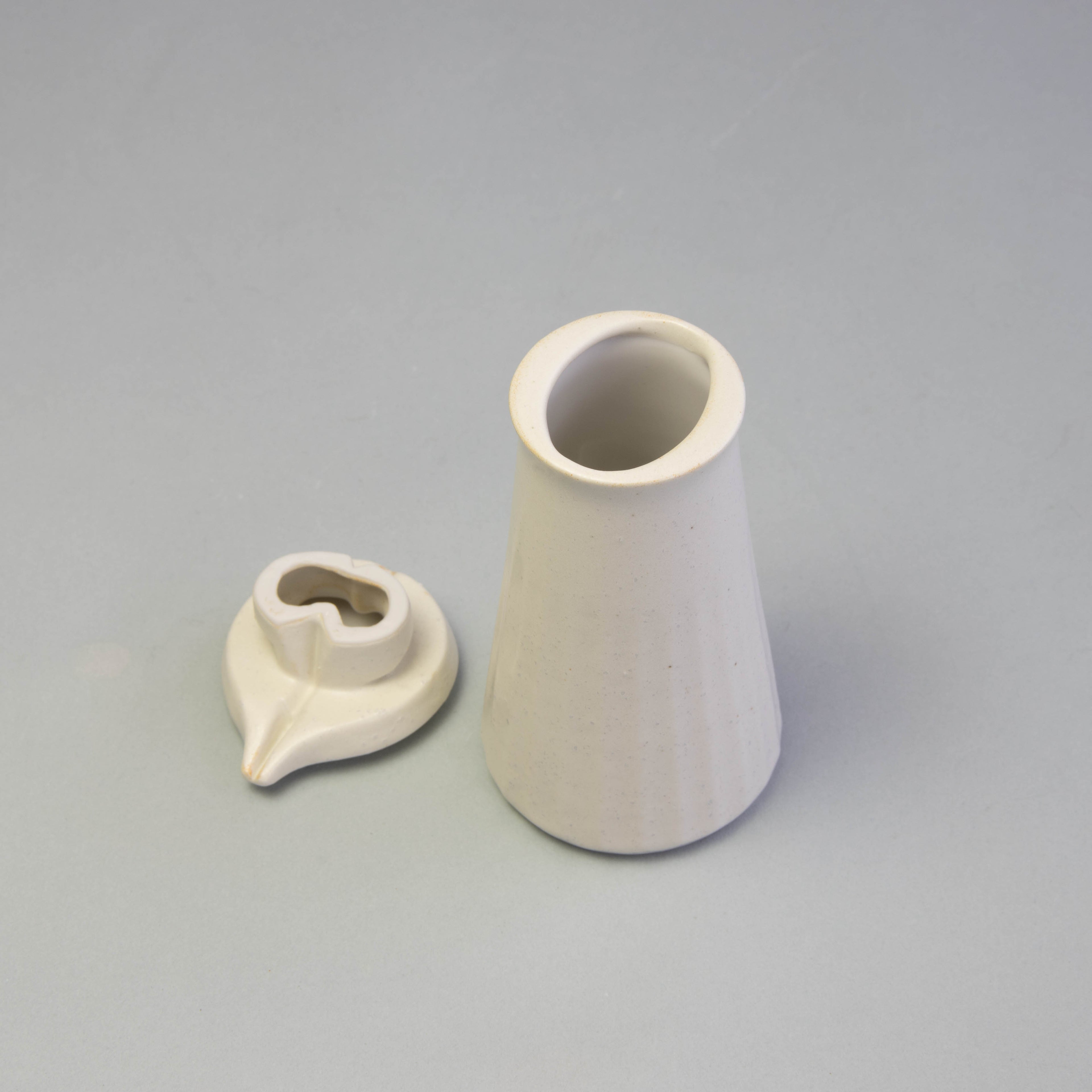Twist Sauce Pot White Large