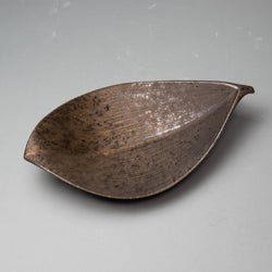 Gold Kessho 26cm Leaf Plate
