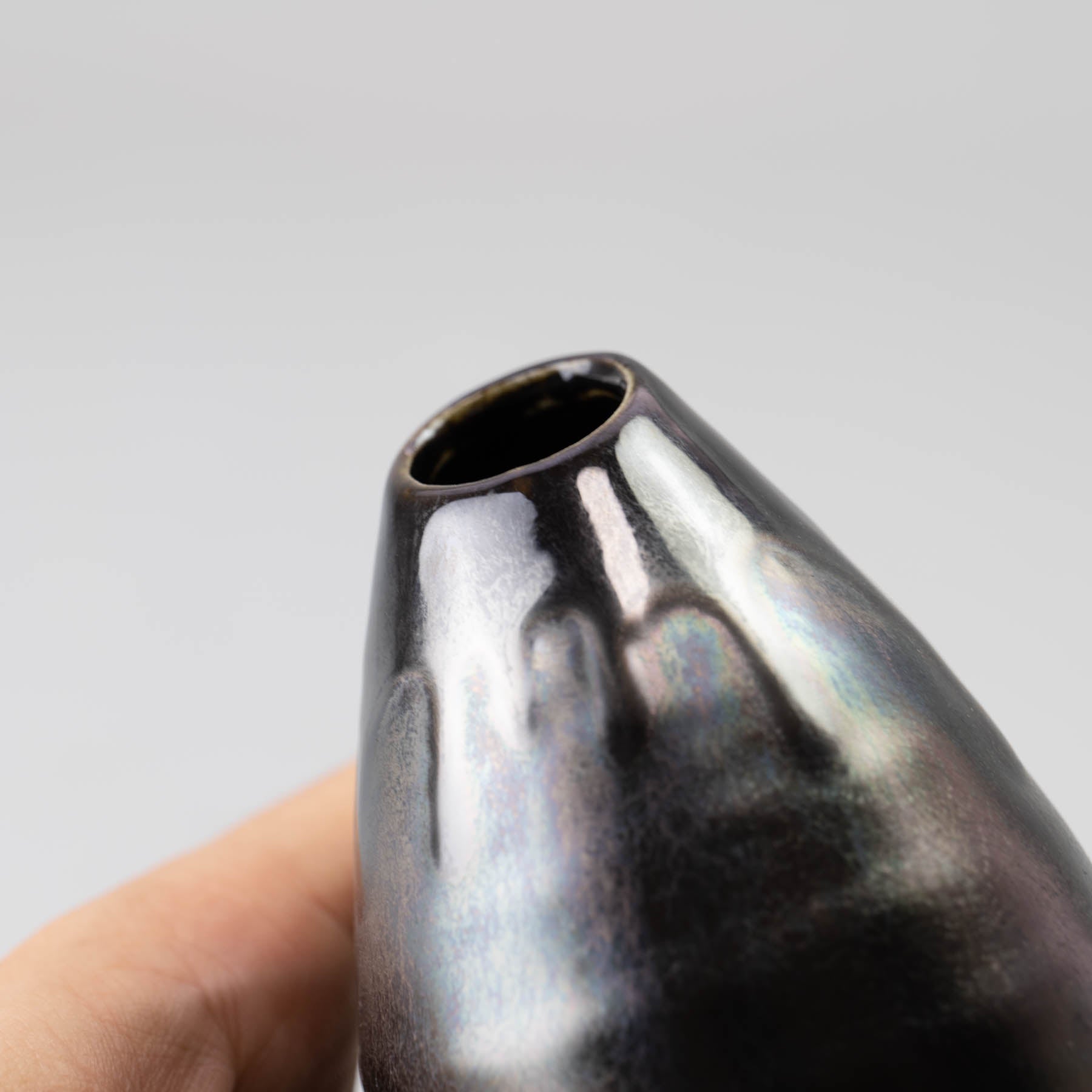 IRON KESSHO Tear Drop Vase