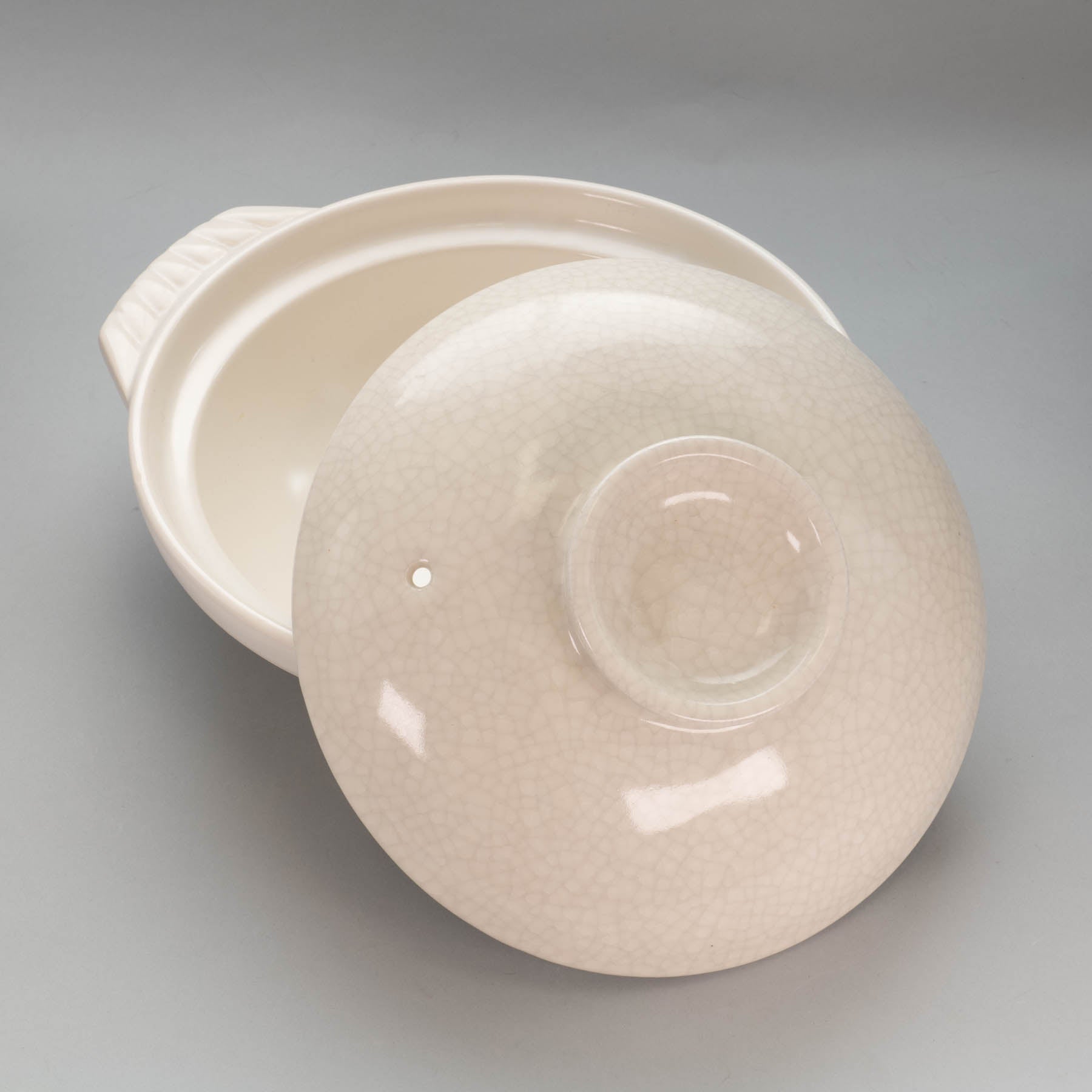Kannyu White Earthen Pot
